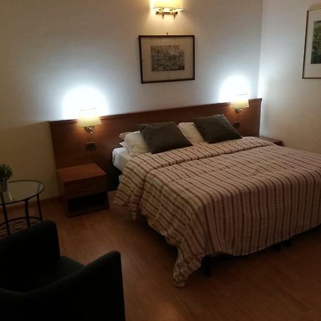 Domus Appia 154 B&B Roma Ngoại thất bức ảnh