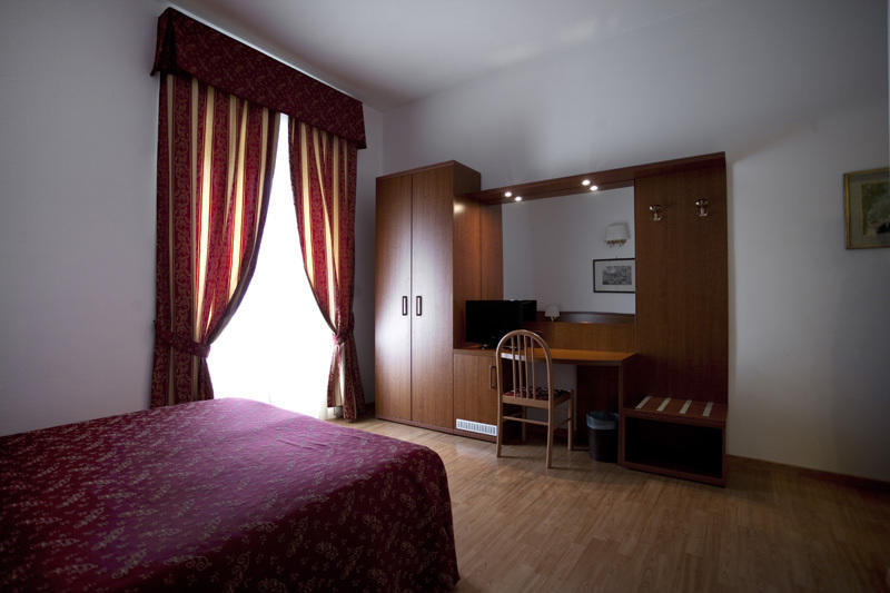 Domus Appia 154 B&B Roma Phòng bức ảnh