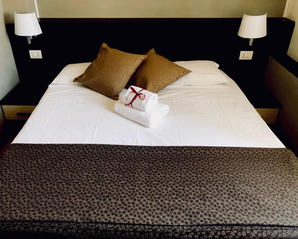 Domus Appia 154 B&B Roma Ngoại thất bức ảnh